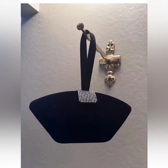 Black Velvet Evening Bag with Rhinestone Clasp, La Regale brand NWOT - Picture 2 of 3